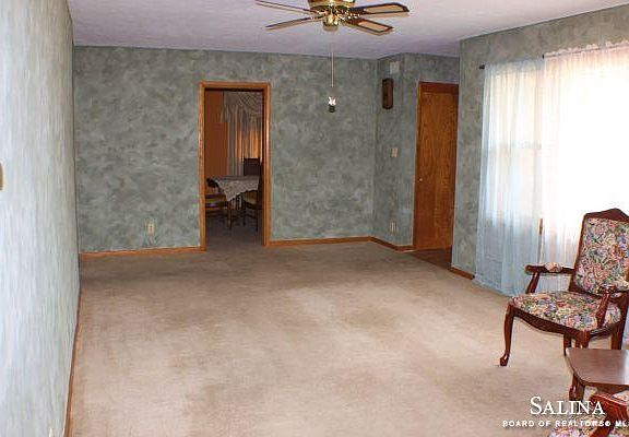 3rd image of 902 E Jewell Ave