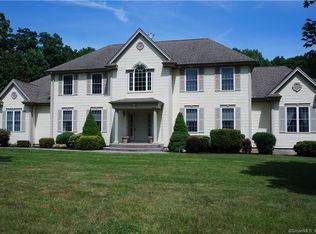 3 Harvest Gln, East Lyme, CT 06333