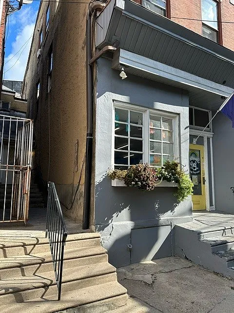 4367 Cresson St — Photo 3