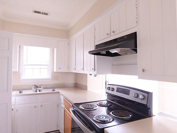 5th image of 111 Concord Dr #C