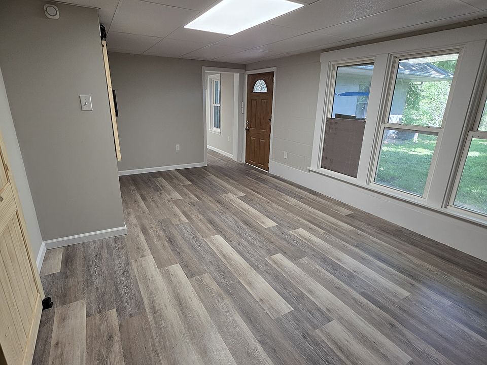 1st image of 1110 Pines Rd #B