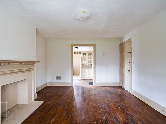 2nd image of 440 E Maynard Ave #C