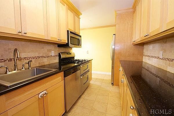 1st image of 1234 Midland Ave APT 1A