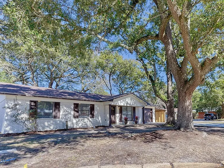 16200 Cervantes Ct