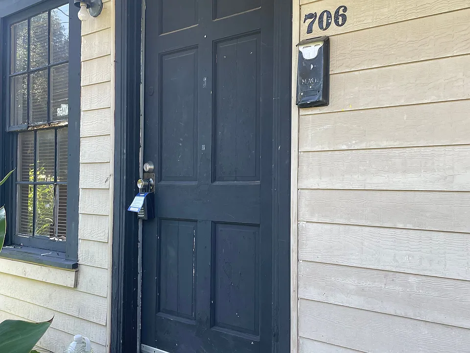 706 Carrollton St #706