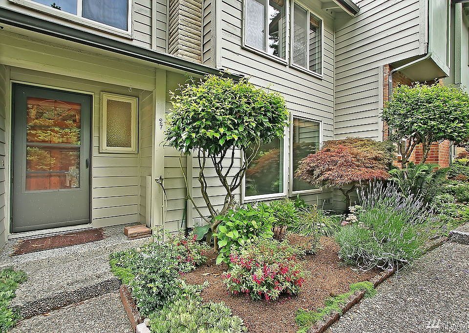 1st image of 1035 156th Ave NE APT 27
