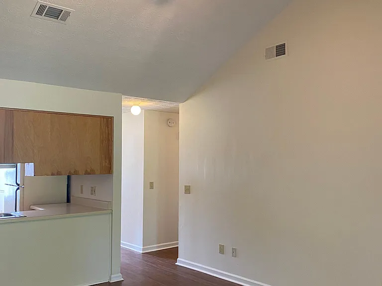 1963 Bluff Ct — Photo 13