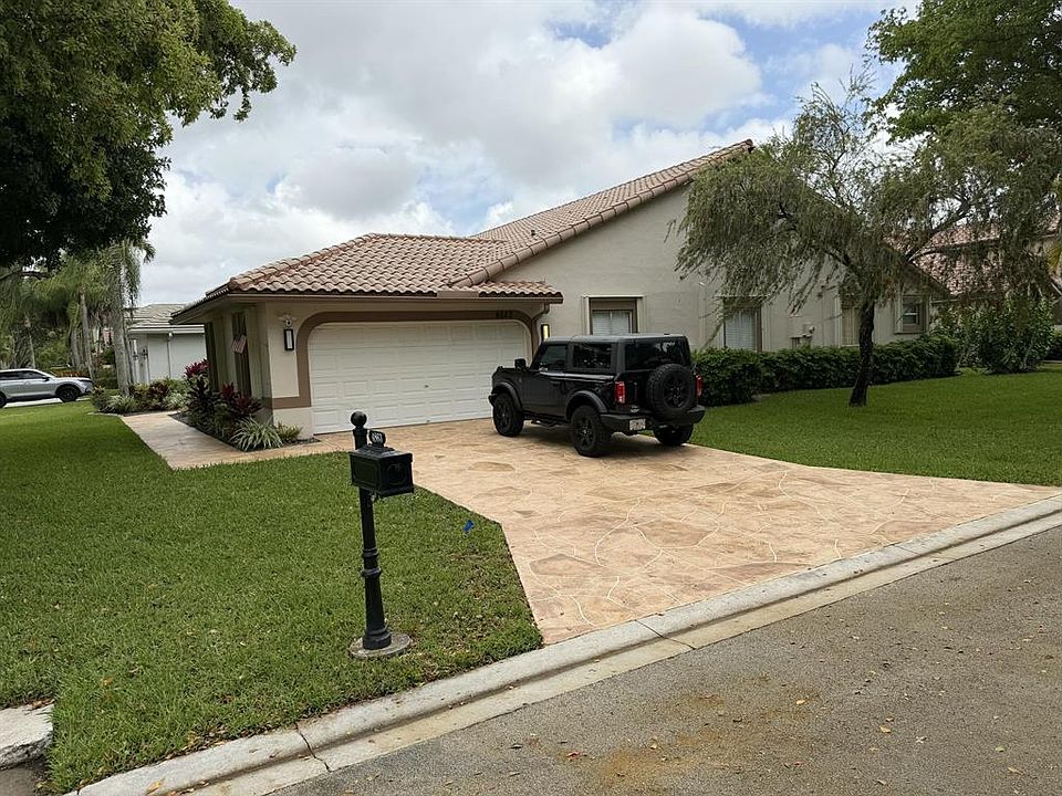 1st image of 4863 Chardonnay Dr #1