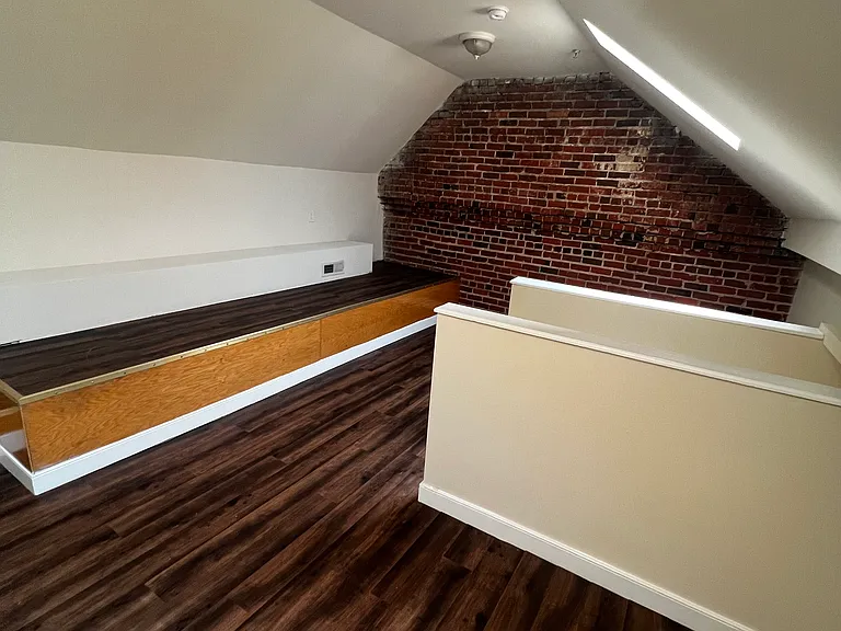 813 W Broad St #B — Photo 16