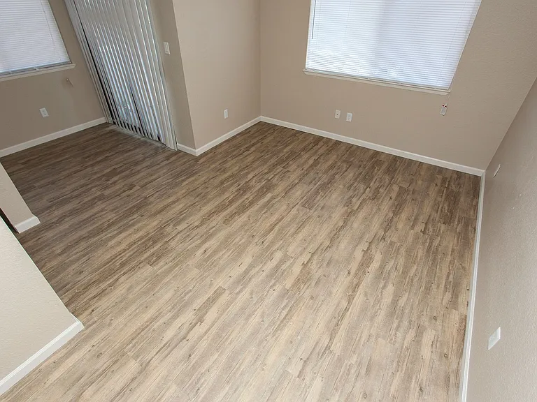 530 Moran St — Photo 5