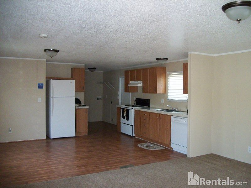 1st image of 208 Kelly Ln