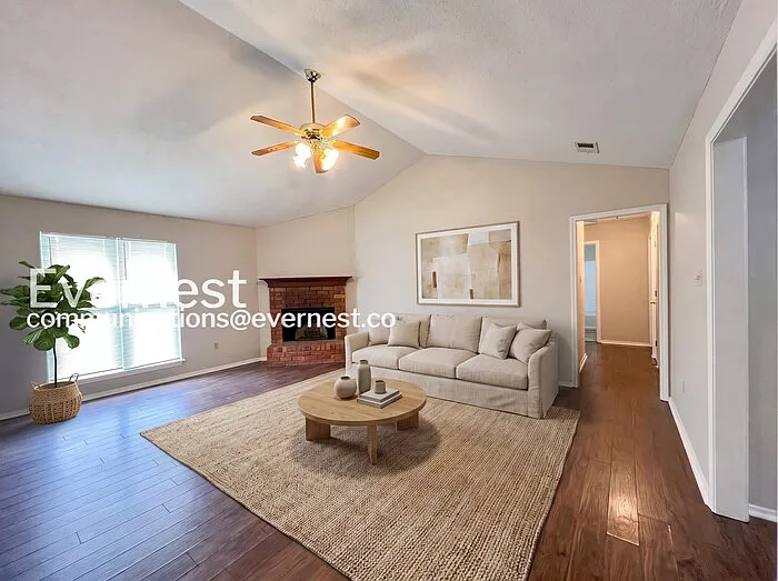 10157 Riggan Dr — Photo 3