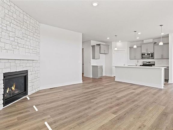 7th image of this home
