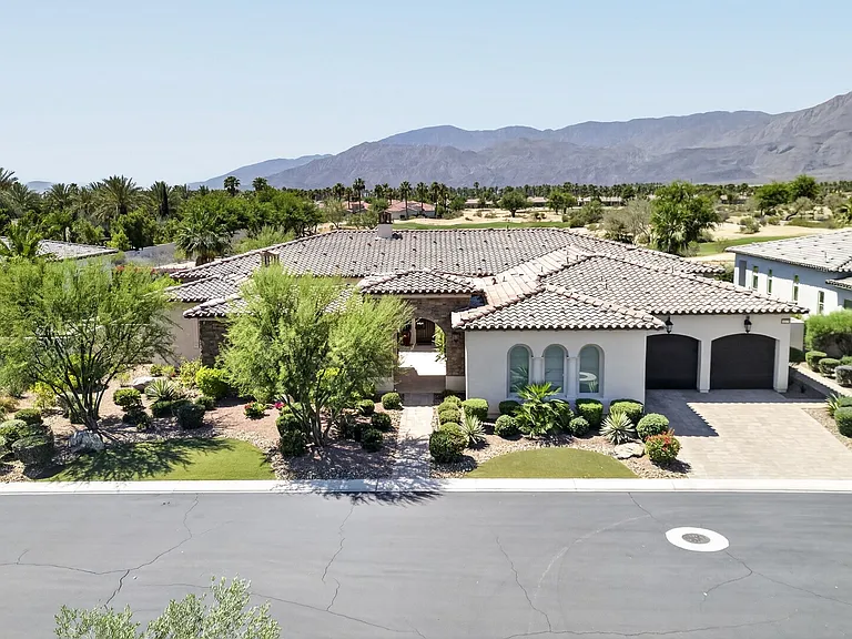 81675 Thunder Gulch Way — Photo 1