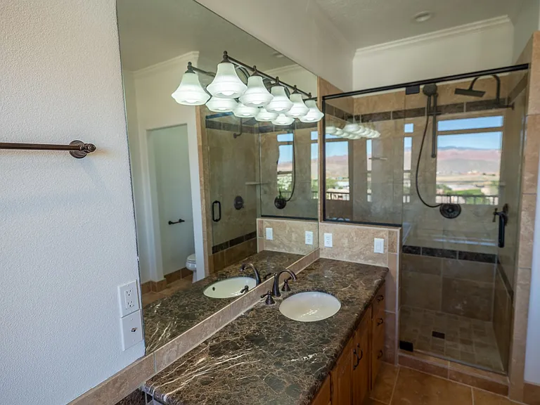 2541 W Spilsbury Ct — Photo 22