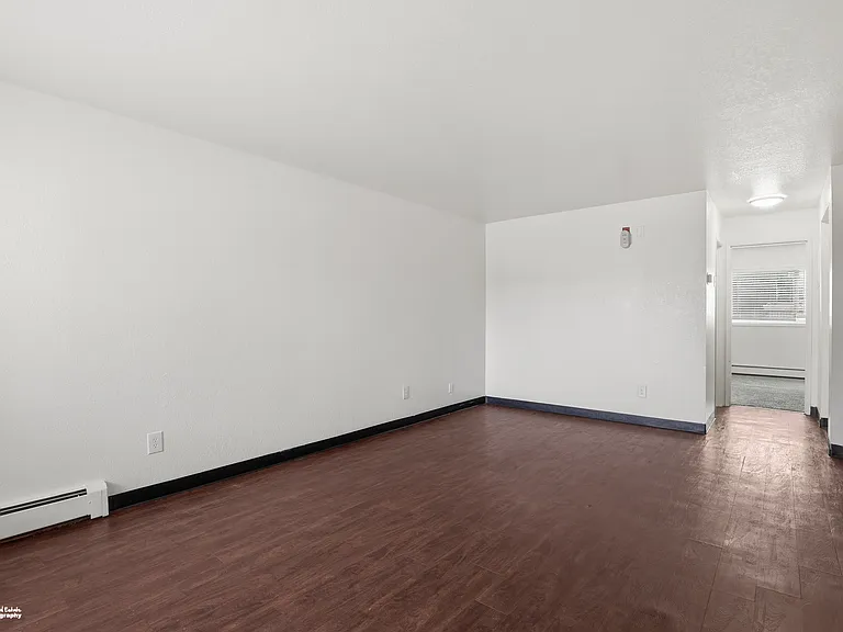 415 N Bragaw — Photo 22