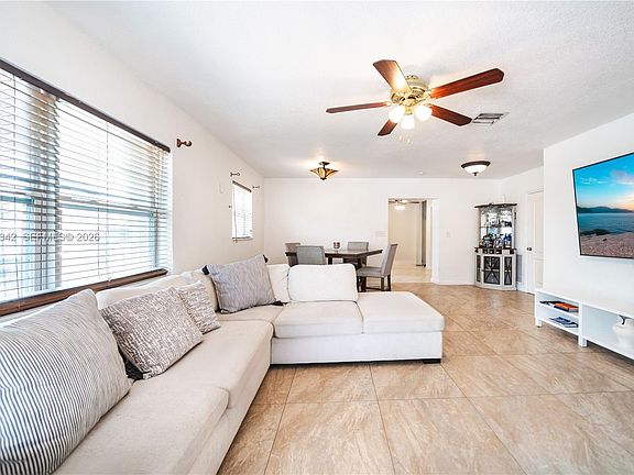 5th image of 7101 Hope St