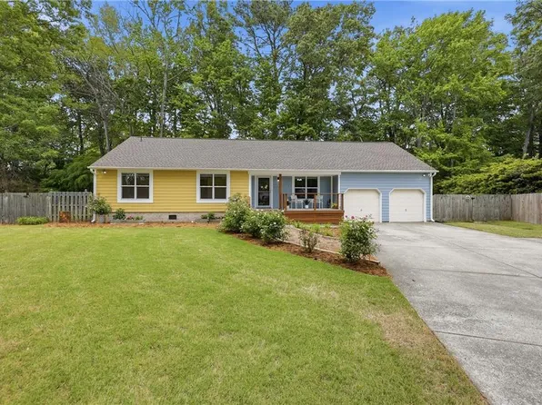 3288 Edinburgh Dr, Virginia Beach, VA 23452