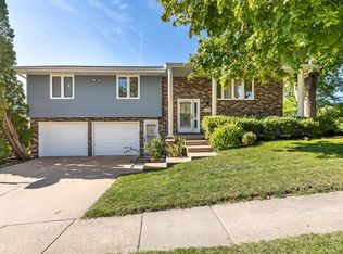 2115 Admiral St, Dubuque, IA 52002