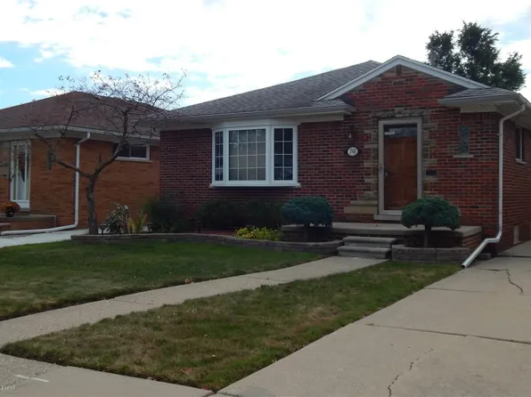 17416 Veronica Ave, Eastpointe, MI 48021