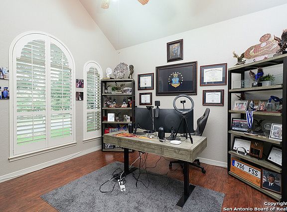 5th image of 2711 Winding View