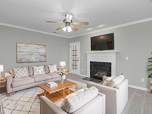 2nd image of 10 Magnolia Glen Ln