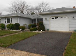 5 Salerno Ct, Toms River, NJ 08757
