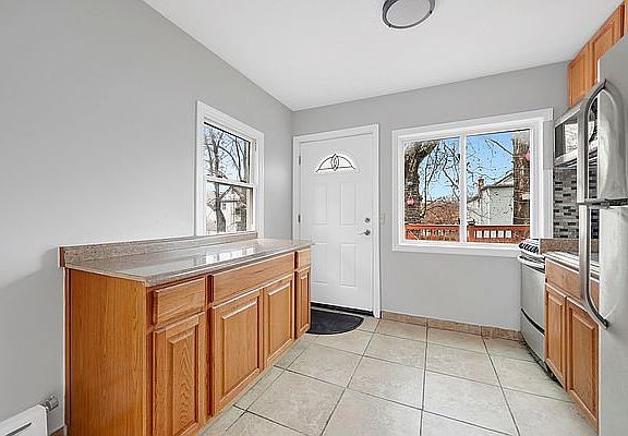 2nd image of 324 Underhill Ave #1D