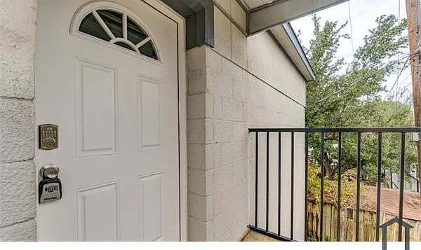 4323 Continental Dr #B — Photo 9