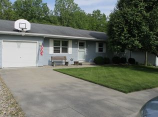 2327 Douglas St, Charleston, IL