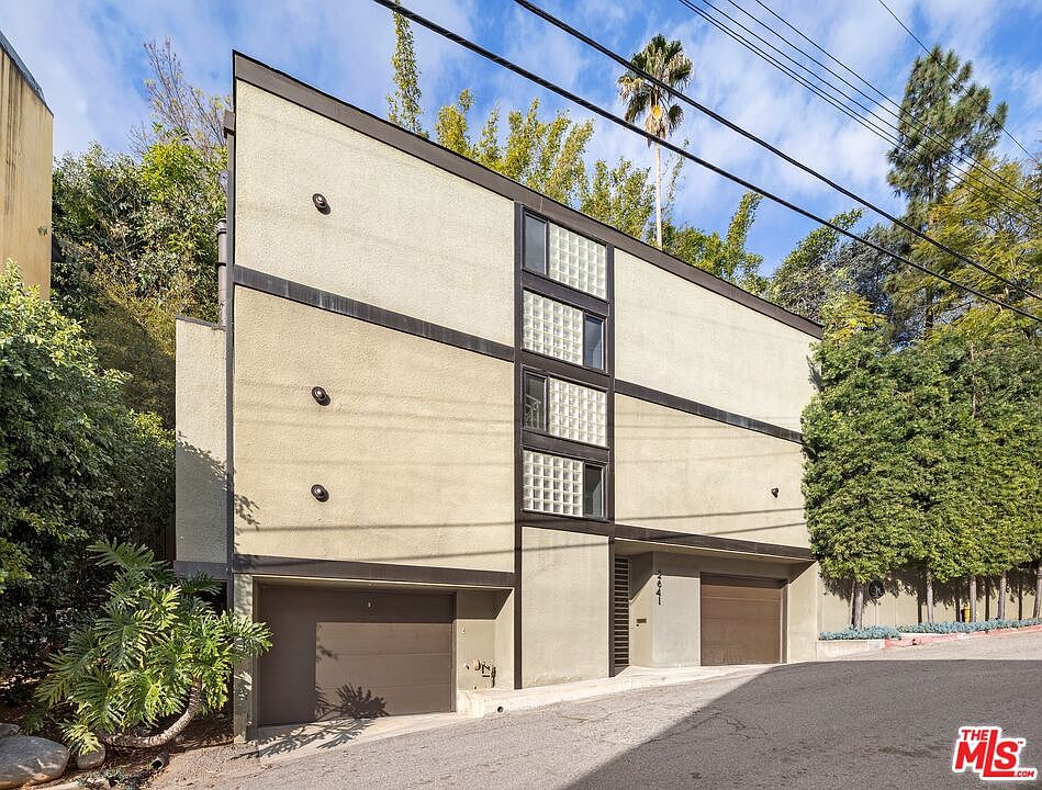 1st image of 2641 Rinconia Dr