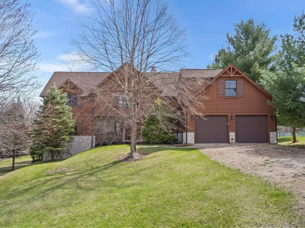 10A52 Cardinal Ct, Apple River, IL 61001
