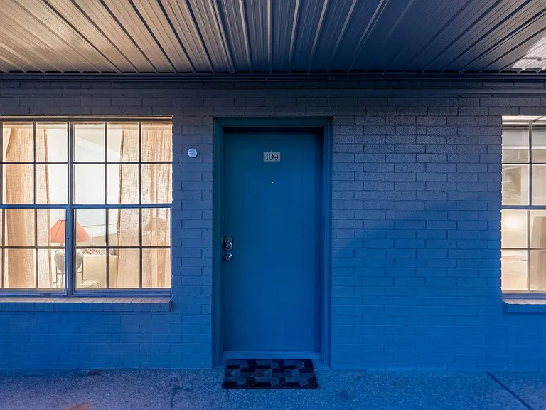 300 Crockett St #109 — Photo 13