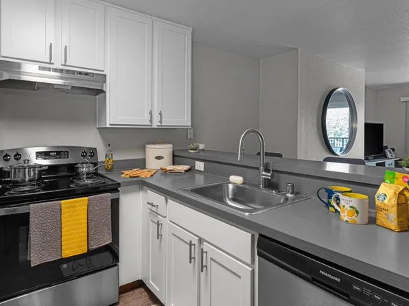 The Crest Pleasant Hill