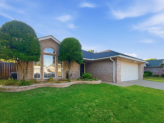 3rd image of 11 Periwinkle Dr
