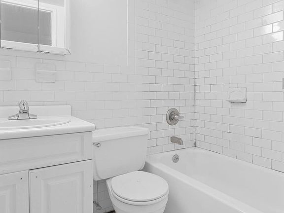 4th image of 88 Fulton St #L4