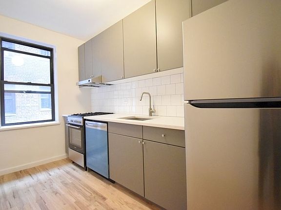 3rd image of 200 Haven Ave APT 4N