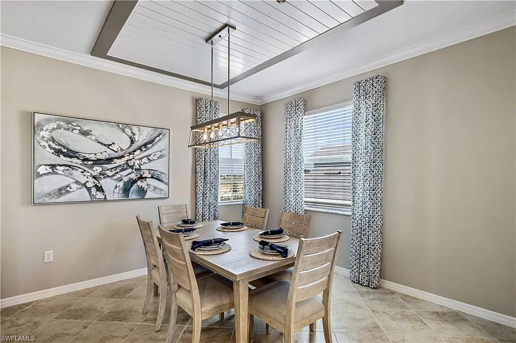 2 bed, 2.0 bath, 2110 sqft, $8,800 — Photo 4