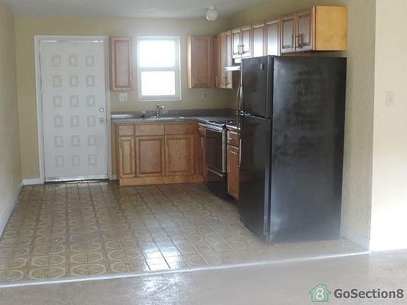 2nd image of 860 NW 6th Ave #2