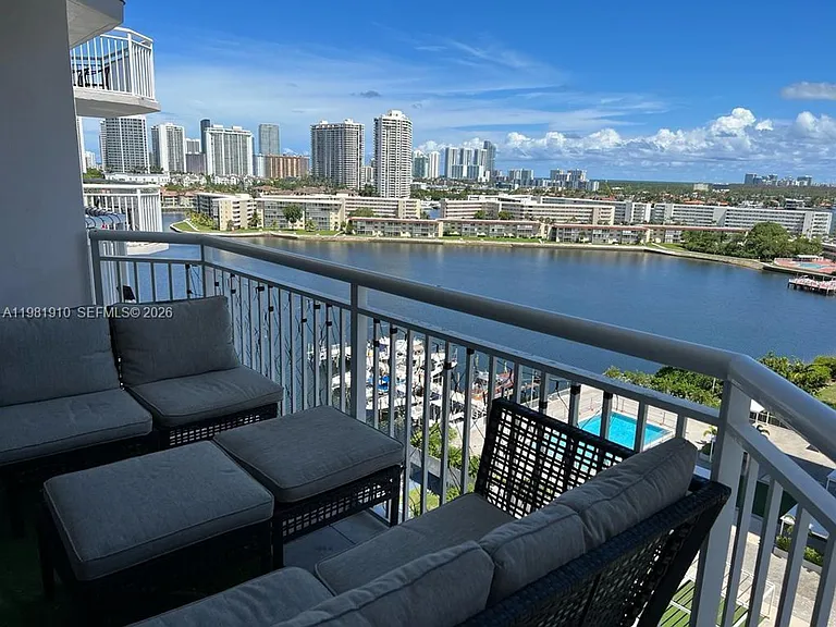 18061 Biscayne Blvd #1404 — Photo 11