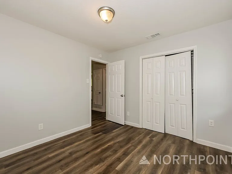 1336 E Park Dr — Photo 13