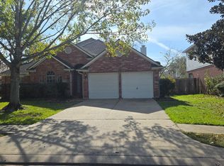 10008 Chestnut Creek Way, Pearland, TX 77584