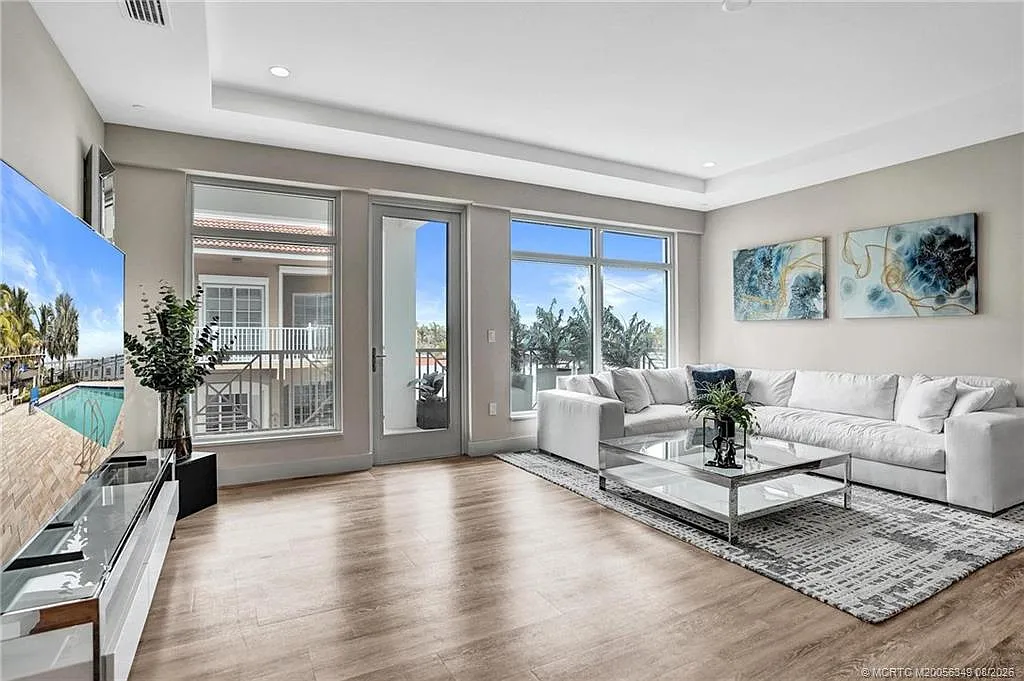 2 bed, 2.0 bath, 1331 sqft, $9,000 — Photo 4