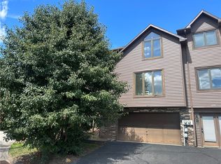 401 Spring Run Dr, Monroeville, PA 15146