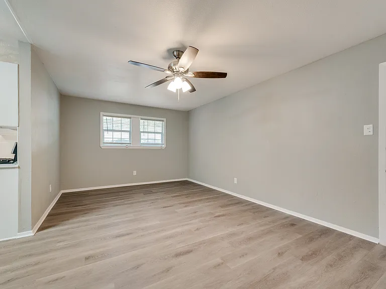 113 N Wisteria St — Photo 16