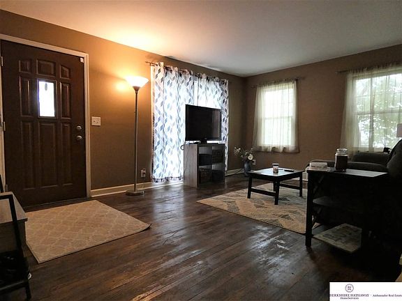 3rd image of 6760 Binney St