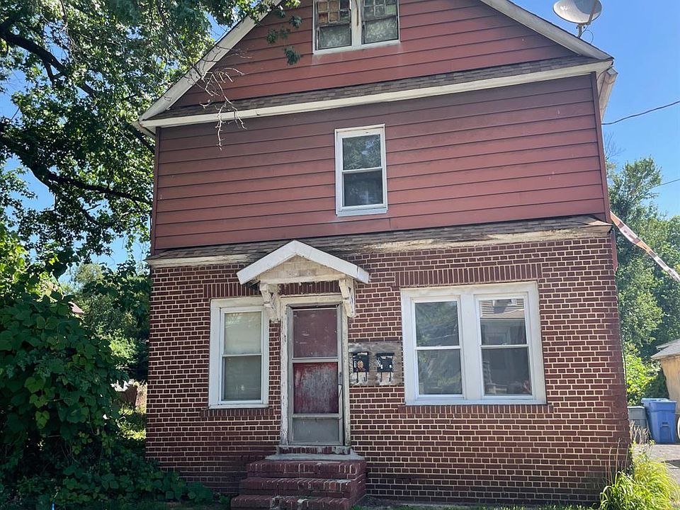 1st image of 217 Chestnut Pl