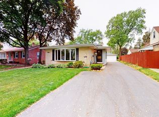 106 S Elmwood Ave, Palatine, IL 60074