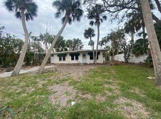 175 Island Cir, Sarasota, FL 34242