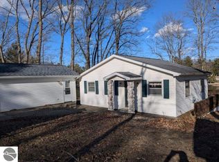 2785 Island Lake Dr, National City, MI 48748